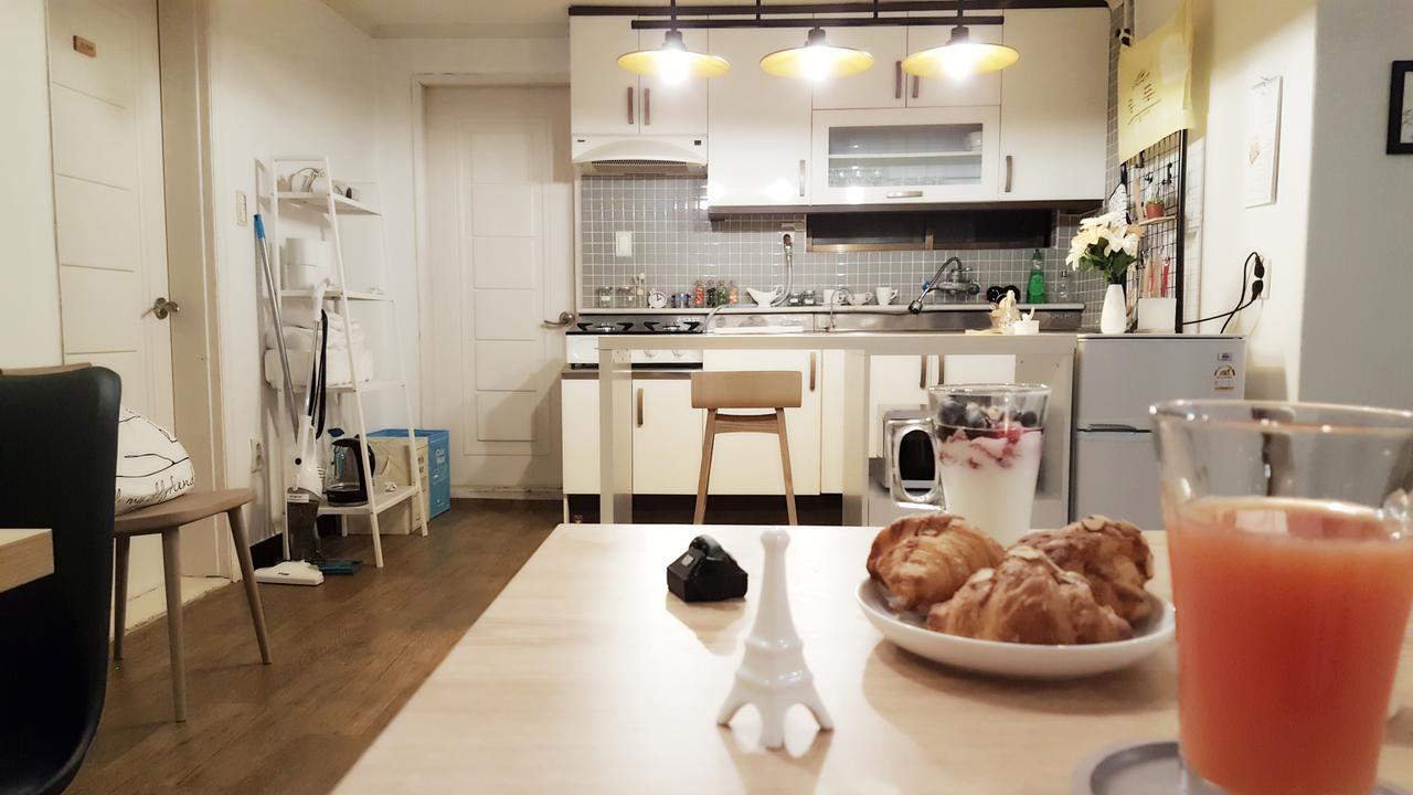 Hongdae Mainstreet Two Room House Сеул Экстерьер фото