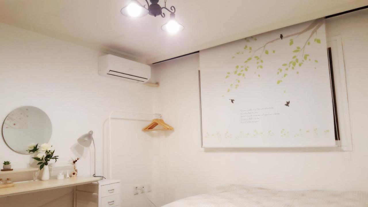 Hongdae Mainstreet Two Room House Сеул Экстерьер фото
