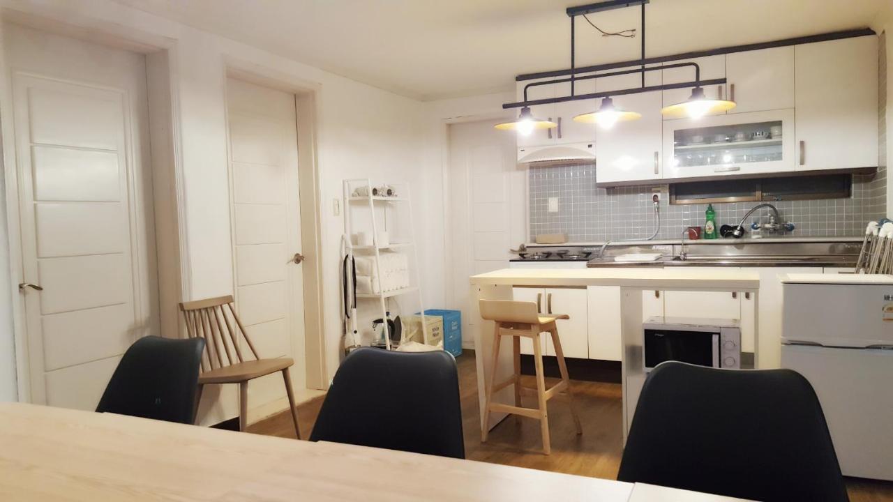 Hongdae Mainstreet Two Room House Сеул Экстерьер фото